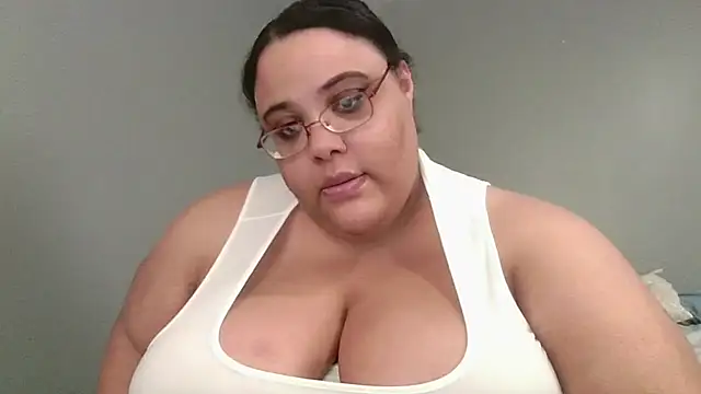 SexyBBW10790 webcam