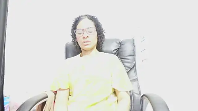 Aries_Mature webcam