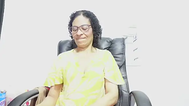 Aries_Mature webcam