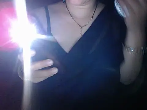 Anika09 webcam