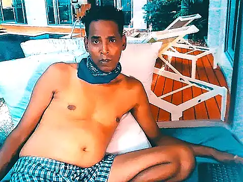 IndianHunk01 webcam