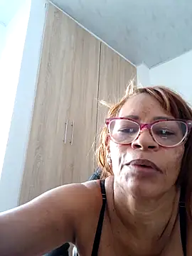 BustyMilf_ webcam