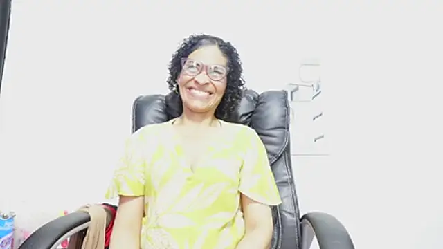 Aries_Mature webcam