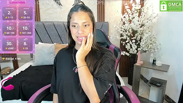 Atiena_ webcam
