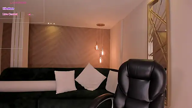 MaryLewis_ webcam