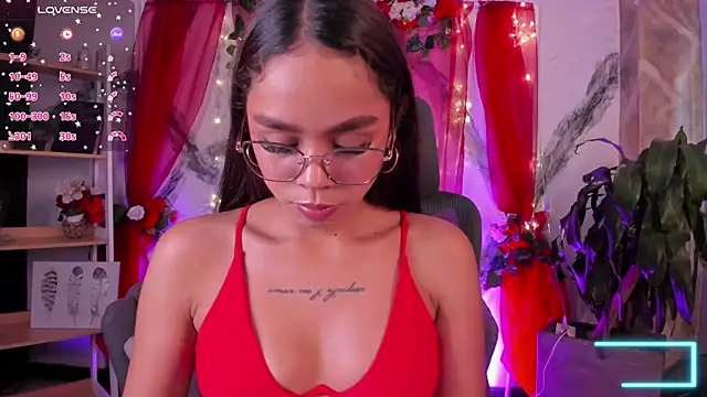 CarolineFyre webcam