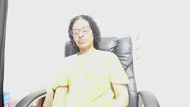 Aries_Mature webcam