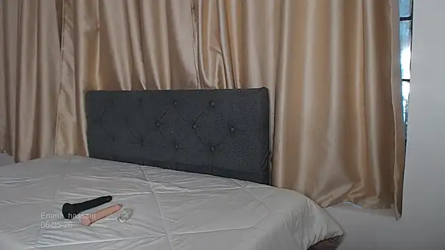 Emma_hassani webcam