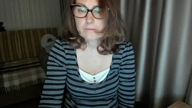 lauraoven webcam