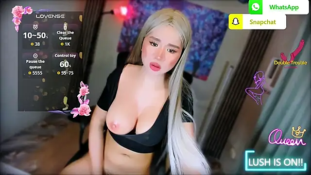 xBigSurpriseLorainex webcam