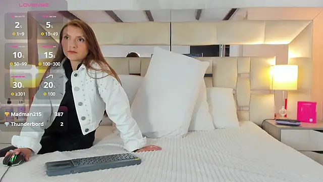 EloiseClairmont webcam
