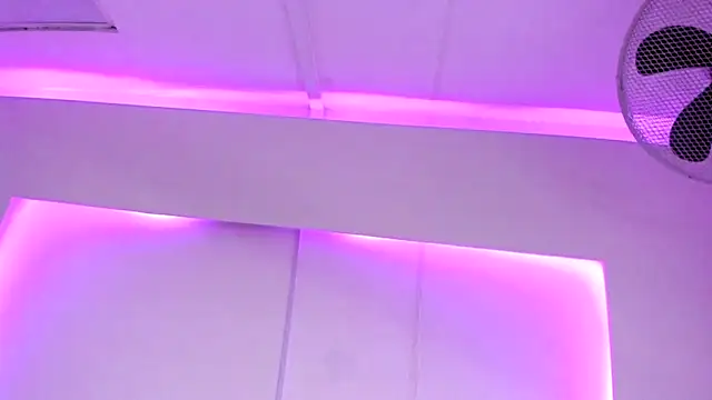 Violett_Moonx webcam