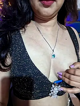 alinaarora webcam