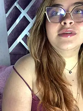 ZoeBennett_Pink webcam