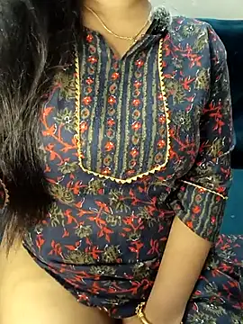 Webcam Model (SSiya-) is live