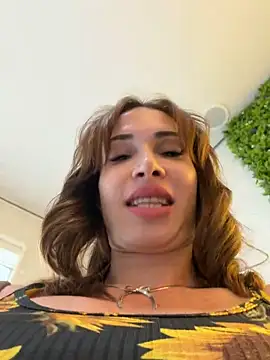 Irresistible24 webcam