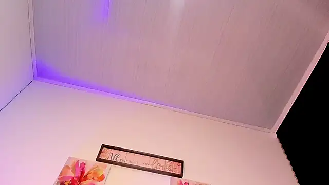 SagiraBelle webcam