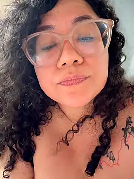 CurlyMilf_Vannexxxa webcam