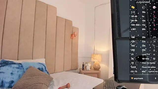 shaliny_ webcam