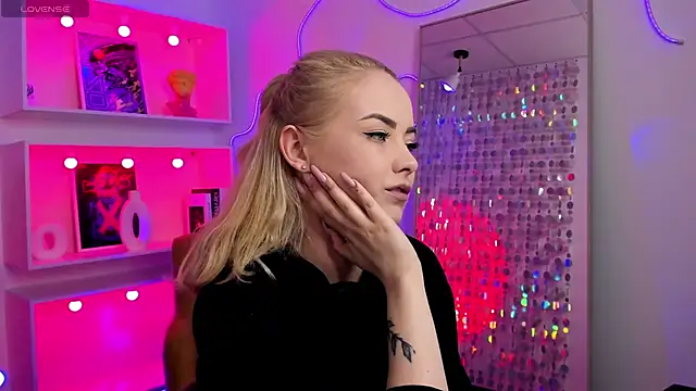 stephaniesweety - StephanieSweety's free webcam - UK Sex Cams