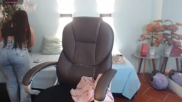 tinisweet webcam