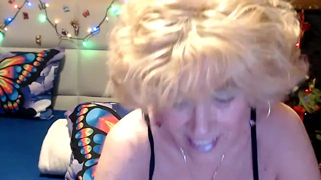HappyWomanOn webcam