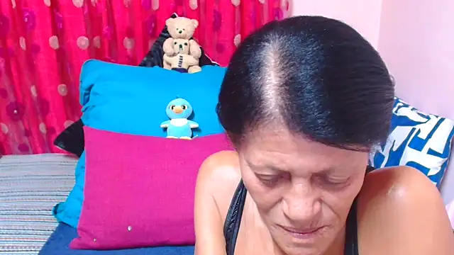 SLUTTYROXY webcam