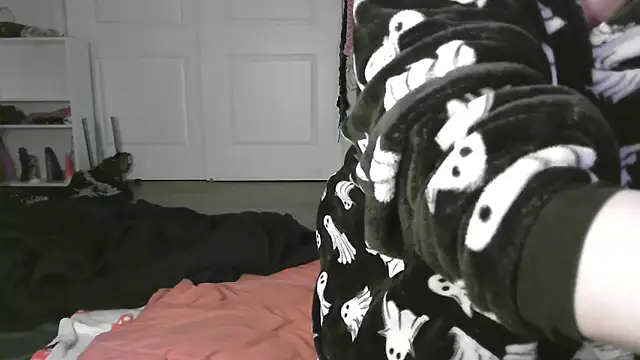 Chained_Aless webcam