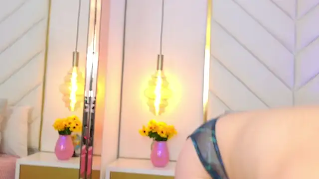 Flor_delunaa webcam