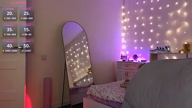 RebeccaAster webcam