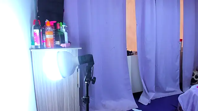 Luna_Analya webcam
