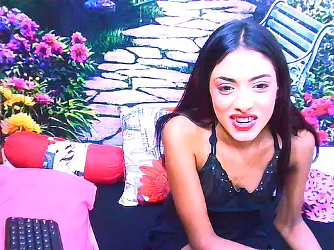 IndianPretty14u2Luv webcam