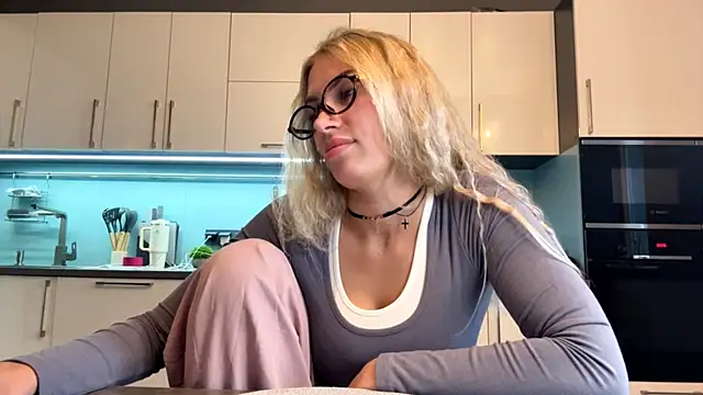 SoftnessMila webcam