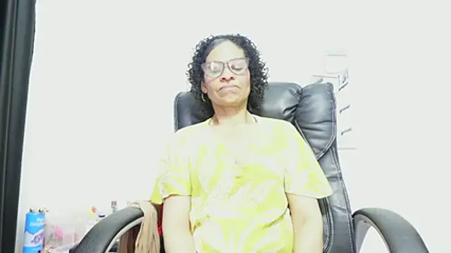 Aries_Mature webcam