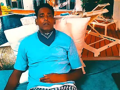 IndianHunk01 webcam