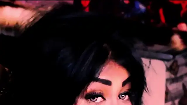 indian_dreamgirl webcam