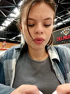 _Isabella-7 webcam