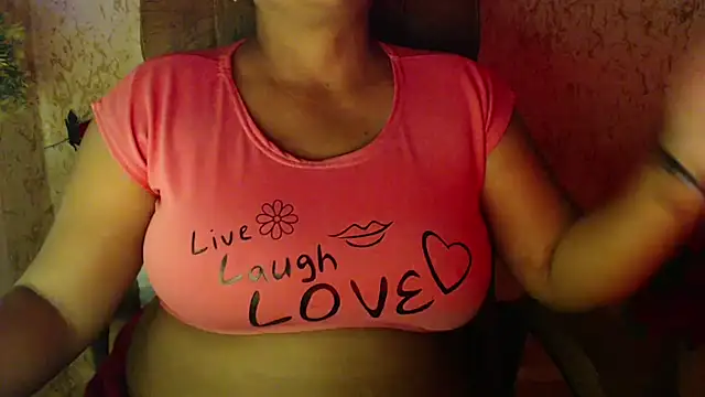 ItsMiraDesire webcam
