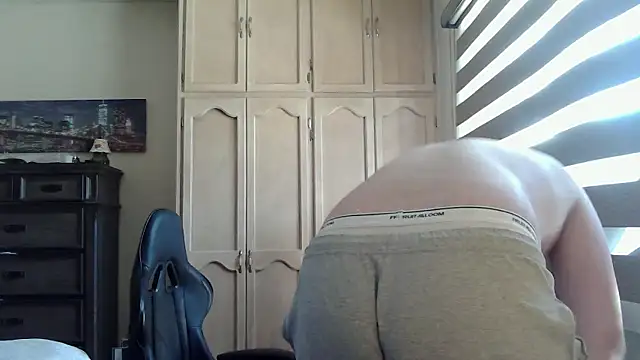 Himbo_fox webcam