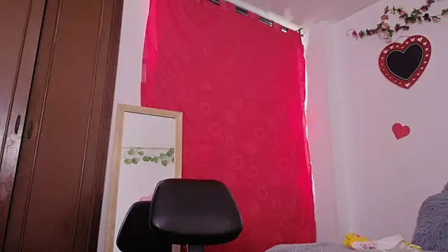 MiaCollinssx webcam