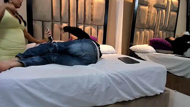 Milkbaby_Amberr webcam