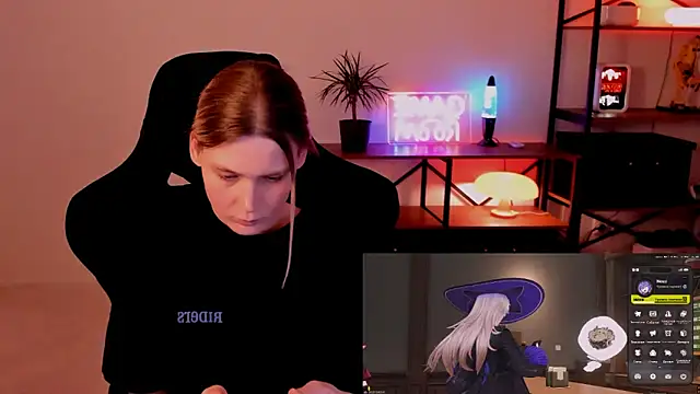 Nessi_Villain webcam