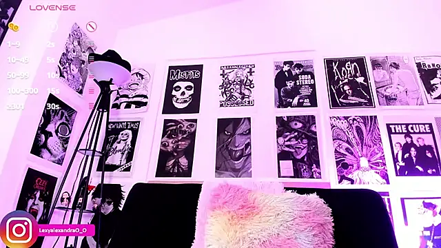 lexyjoycce (F teen) - Pleasure Show! Fuckmachine,Domi+squirt