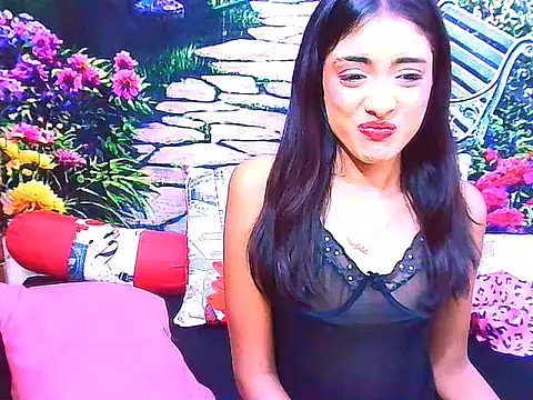 IndianPretty14u2Luv webcam