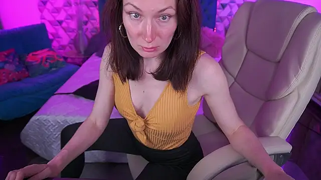 AmiraGoldd webcam