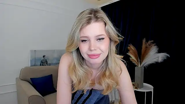 followlovee - FollowLovee's free webcam - UK Sex Cams