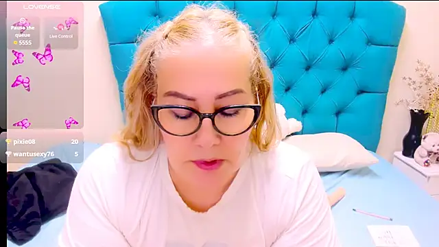 Nayla_Garner webcam