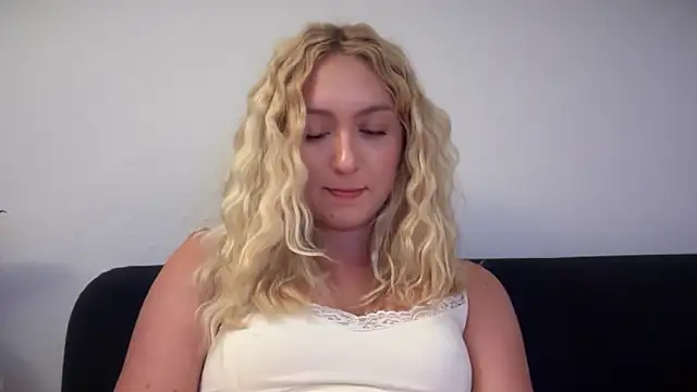 Kitty_Swetty webcam