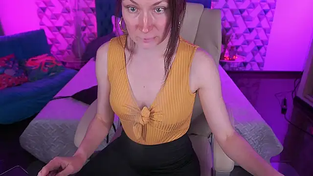 AmiraGoldd webcam