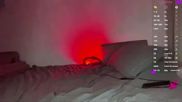 SuccubKira webcam
